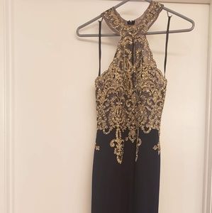 Xscape ball gown     (F-C)